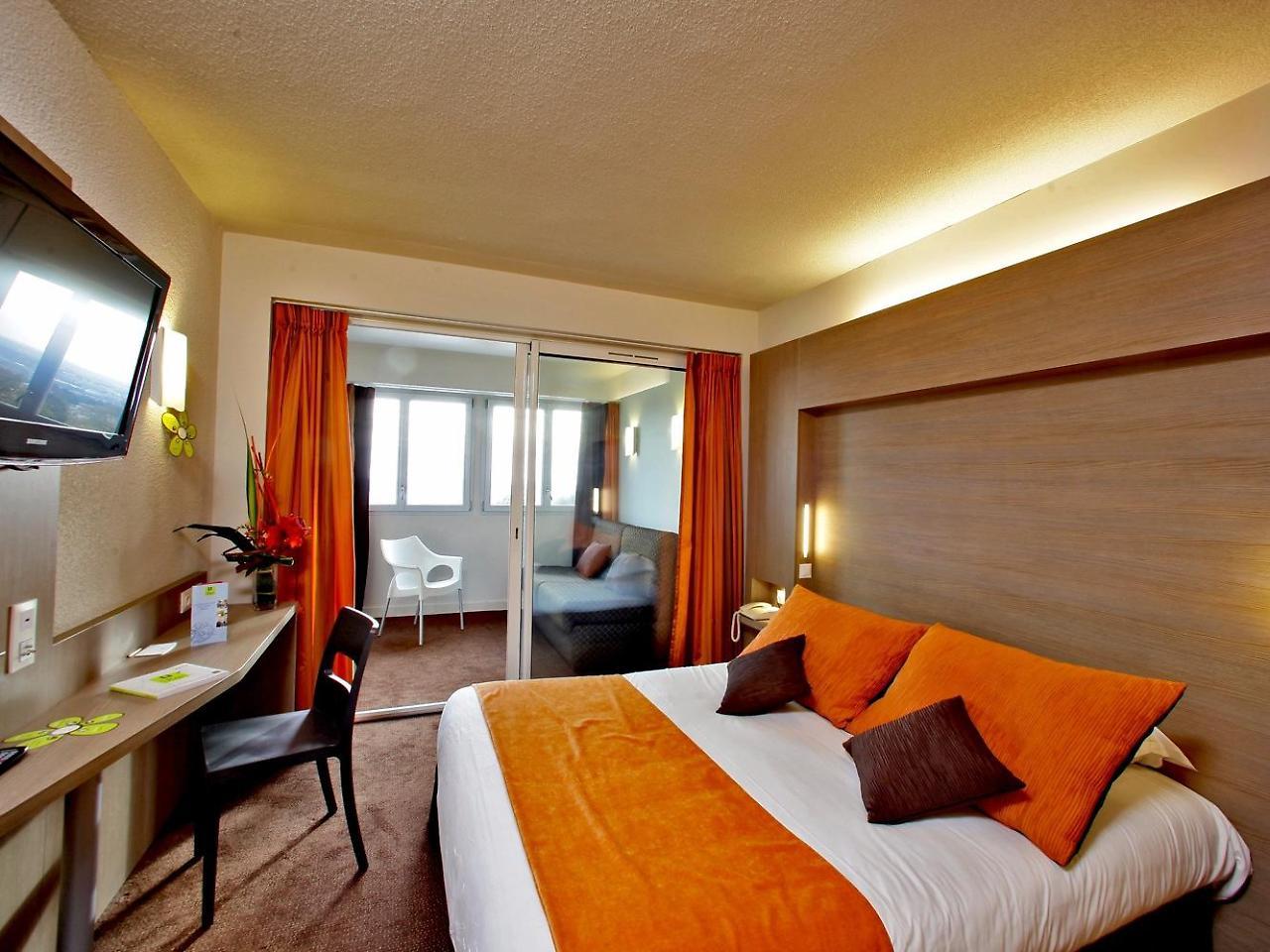 Logis Hotel Restaurant Aloe Les Herbiers Bagian luar foto