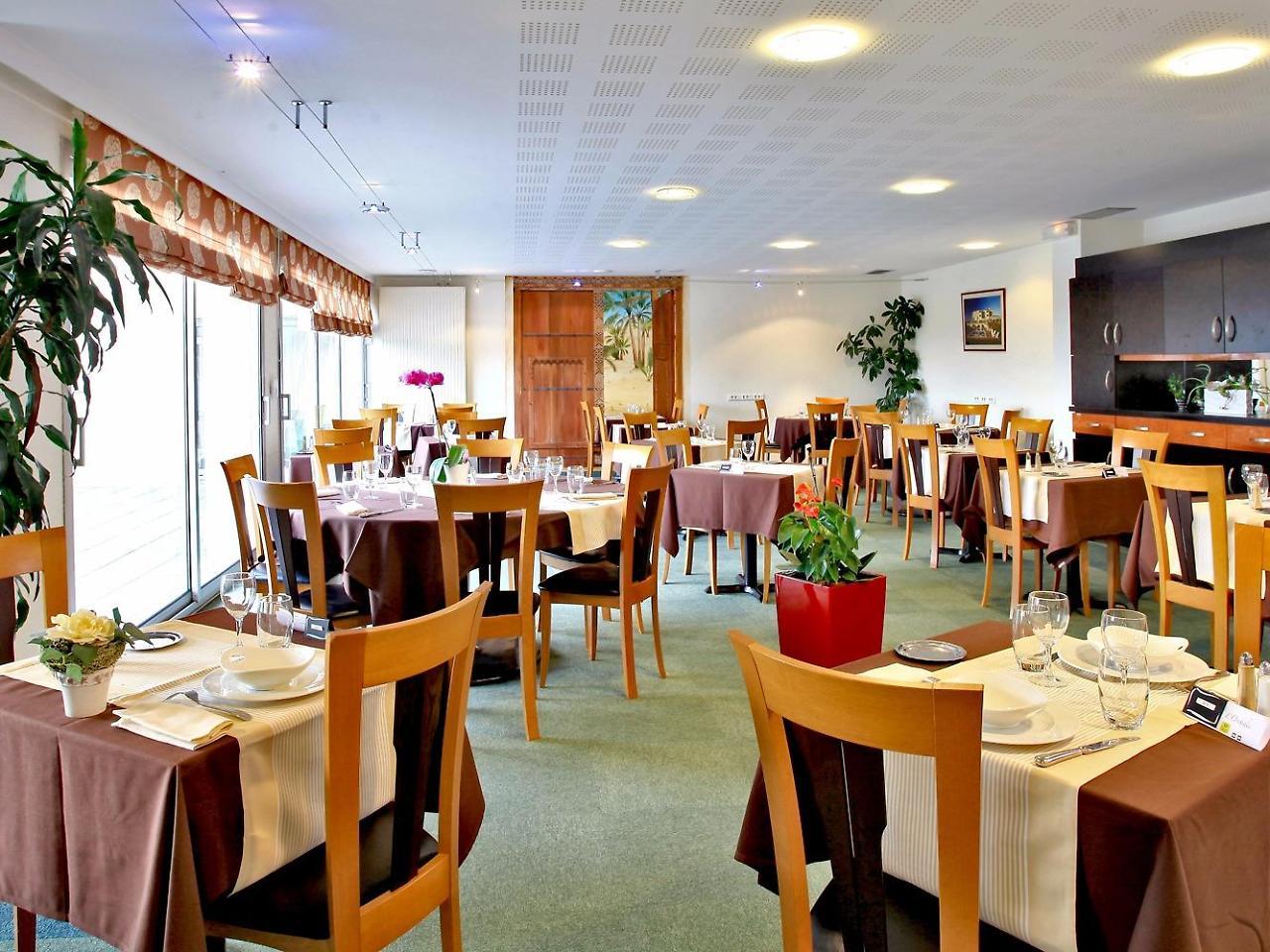 Logis Hotel Restaurant Aloe Les Herbiers Bagian luar foto