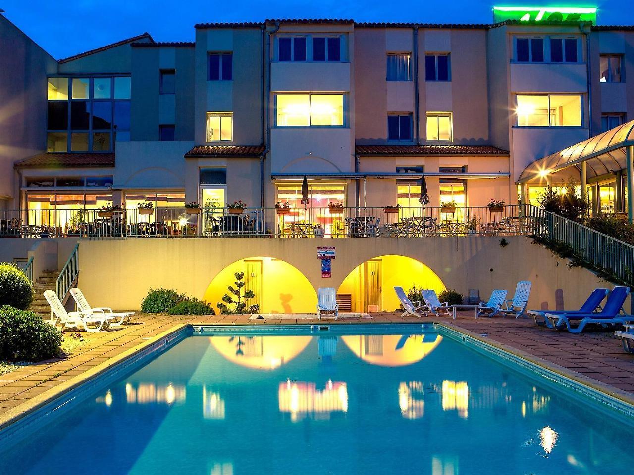 Logis Hotel Restaurant Aloe Les Herbiers Bagian luar foto